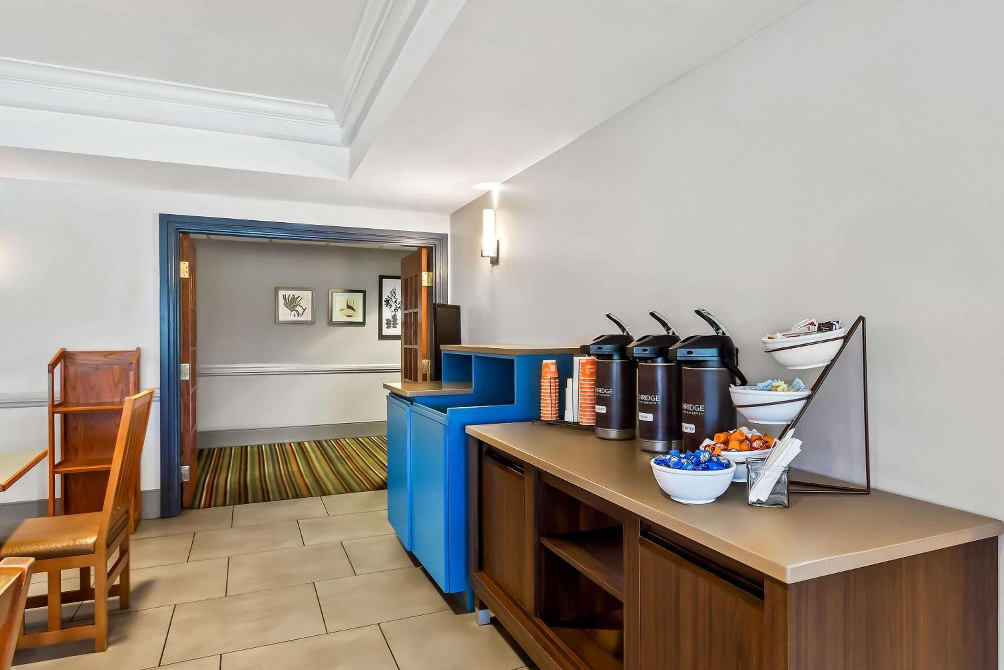 Country Inn & Suites By Radisson, Portage, In Esterno foto