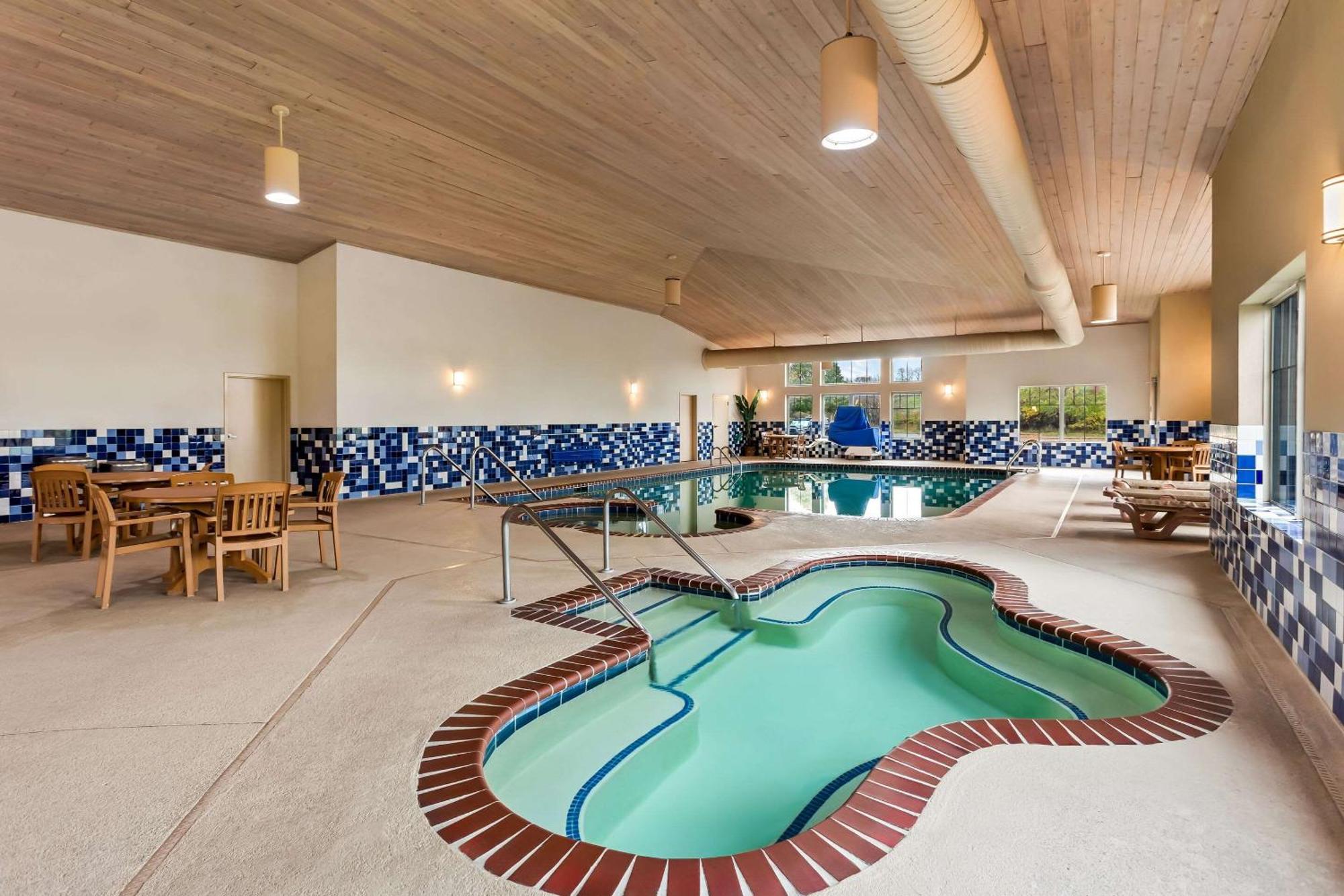 Country Inn & Suites By Radisson, Portage, In Esterno foto