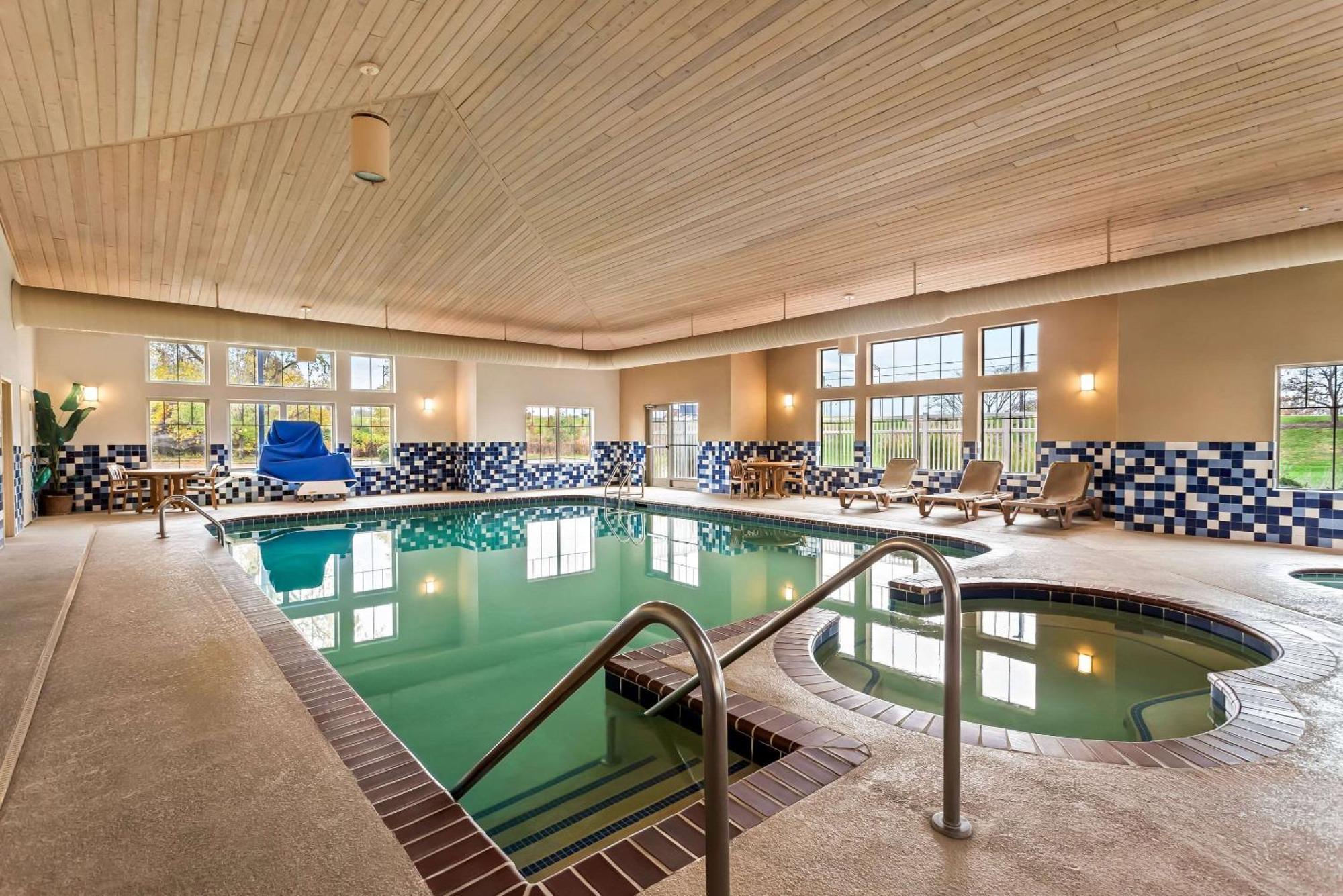 Country Inn & Suites By Radisson, Portage, In Esterno foto