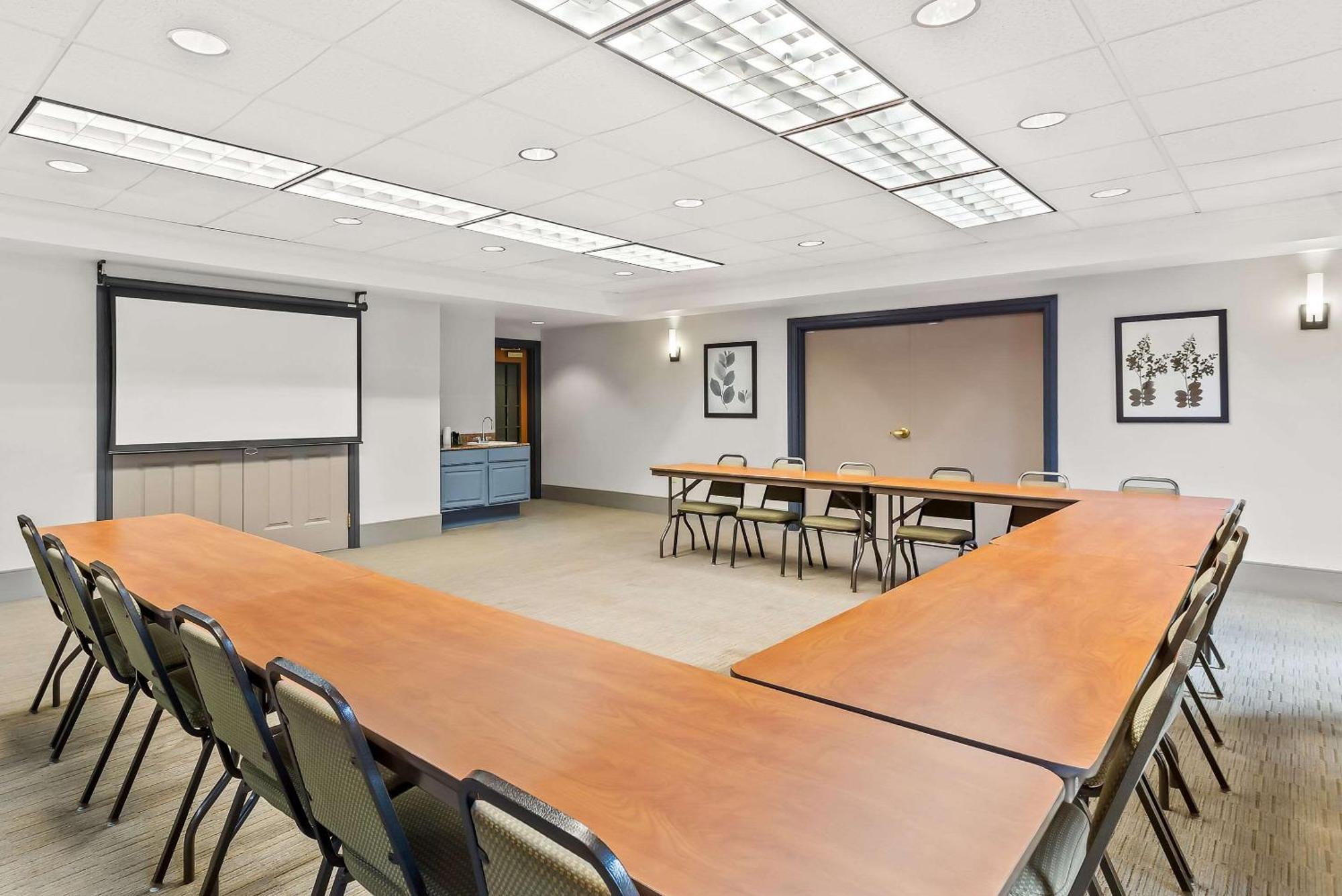 Country Inn & Suites By Radisson, Portage, In Esterno foto
